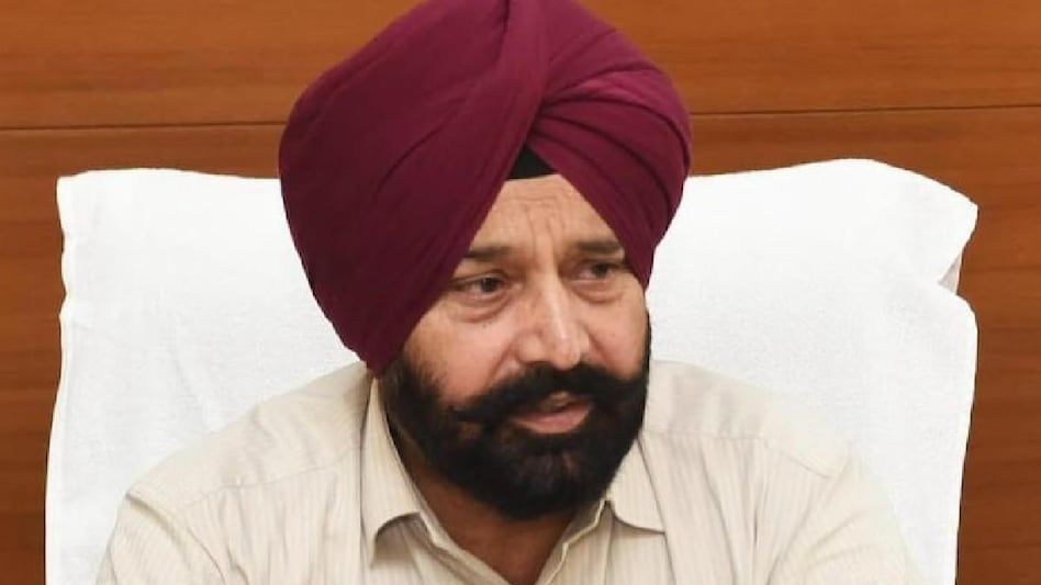 Punjab News: ठेकेदारों को फंसाने के तरीके की चर्चा संबंधी ऑडियो क्लिप से पंजाब के मंत्री की बढ़ी मुश्किलें Punjab News: ठेकेदारों को फंसाने के तरीके की चर्चा संबंधी ऑडियो क्लिप से पंजाब के मंत्री की बढ़ी मु...