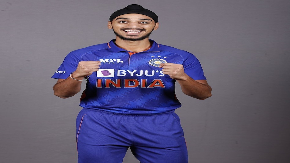 सरकार ने अर्शदीप सिंह के विकिपीडिया पेज से छेड़छाड़ किये जाने के मामले में नोटिस जारी किया सरकार ने अर्शदीप सिंह के विकिपीडिया पेज से छेड़छाड़ किये जाने के मामले में नोटिस जारी किया