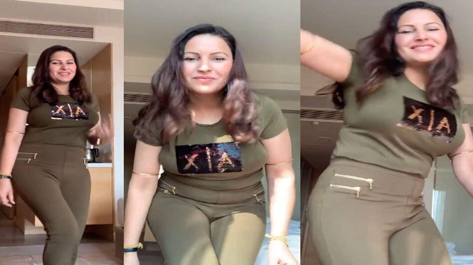 Sonali Phogat : सुधीर के पास कुछ ऐसी चीजें हैं जिनसे वो ब्लैकमेल करता है; इस डायरेक्टर का बड़ा खुलासा Sonali Phogat : सुधीर के पास कुछ ऐसी चीजें हैं जिनसे वो ब्लैकमेल करता है; इस डायरेक्टर का बड़ा खुला...