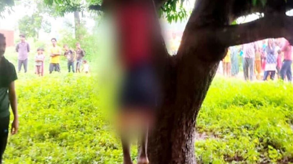 Jharkhand Crime: दुमका में रेप के बाद नाबालिग की हत्या, पेड़ से लटका मिला शव Jharkhand Crime: दुमका में रेप के बाद नाबालिग की हत्या, पेड़ से लटका मिला शव