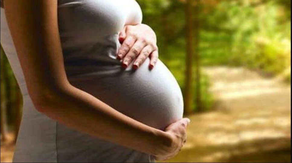 Supreme Court: विवाहित और अविवाहित सभी महिलाओं को सुरक्षित गर्भपात का अधिकार Supreme Court: विवाहित और अविवाहित सभी महिलाओं को सुरक्षित गर्भपात का अधिकार