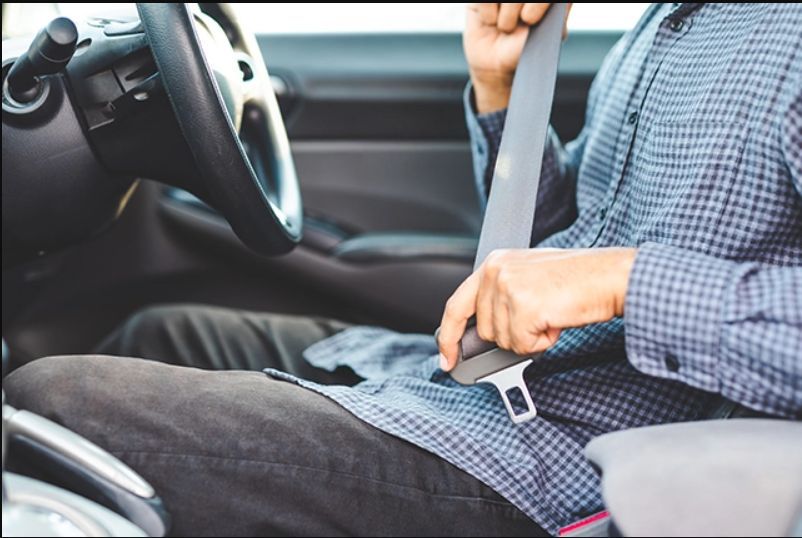 Car Seatbelt Rule: पिछली सीट पर बैठे लोगों के लिए क्या है सीट बेल्ट का नियम, यहां पढ़े पूरी जानकारी Car Seatbelt Rule: पिछली सीट पर बैठे लोगों के लिए क्या है सीट बेल्ट का नियम, यहां पढ़े पूरी जानकारी