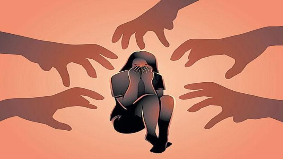 नाबालिग लड़की के बलात्कार के आरोपी को पुलिस ने किया गिरफ्तार नाबालिग लड़की के बलात्कार के आरोपी को पुलिस ने किया गिरफ्तार