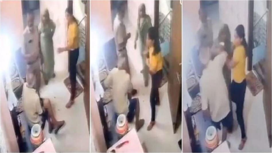 देखिए Delhi की 'थप्पड़बाज' महिला पुलिसकर्मी को! देखिए Delhi की 'थप्पड़बाज' महिला पुलिसकर्मी को!