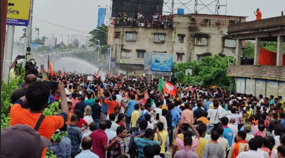 BJP Nabanna March: आंसू गैस के गोले, पानी की बौछार और प्रदर्शन के बीच बीजेपी-TMC समर्थक भिड़े CrimeTak