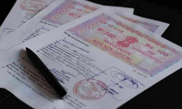 लोन देने के बदले स्टाम्प पेपर पर लिखवाया 'मैंने मर्डर किया है', फिर ब्लैकमेल कर हड़पे 15 लाख CrimeTak