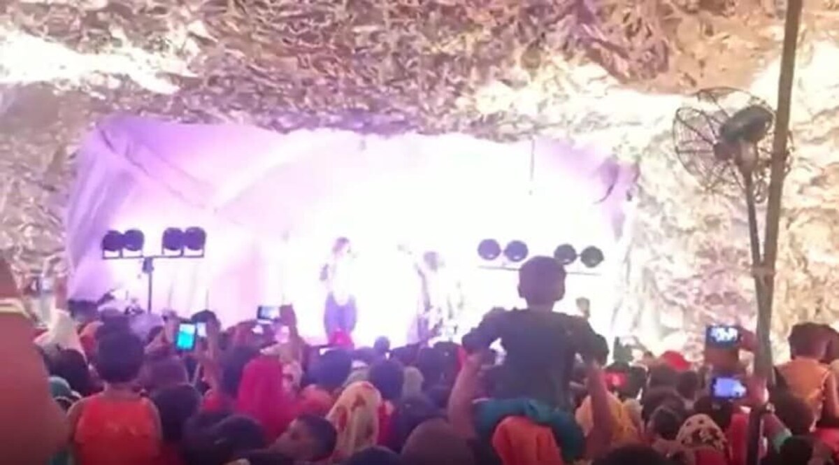 देखें वीडियो - UP: दुर्गा पूजा पंडाल में लगी आग से तीन बच्चों समेत पांच की मौत, ऐसे हुआ हादसा ? CrimeTak