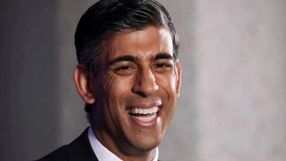 World News: भारतीय मूल के ऋषि सुनक बने ब्रिटेन के प्रधानमंत्री, UK में रचा इतिहास World News: भारतीय मूल के ऋषि सुनक बने ब्रिटेन के प्रधानमंत्री, UK में रचा इतिहास