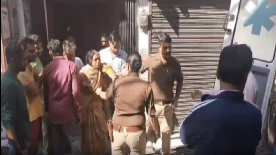 Uttarakhand Crime: प्रेम प्रसंग में पत्नी बनी रोड़ा तो पति ने गला दबाकर मार डाला, मां पर भी किया हमला Uttarakhand Crime: प्रेम प्रसंग में पत्नी बनी रोड़ा तो पति ने गला दबाकर मार डाला, मां पर भी किया हम...