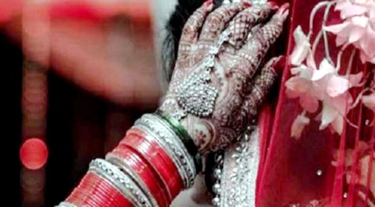 UP News: शादी के 15वें दिन दुल्हन हुई फरार और पहुंची थाने, वजह जानकर हैरान रह जाएंगे... CrimeTak