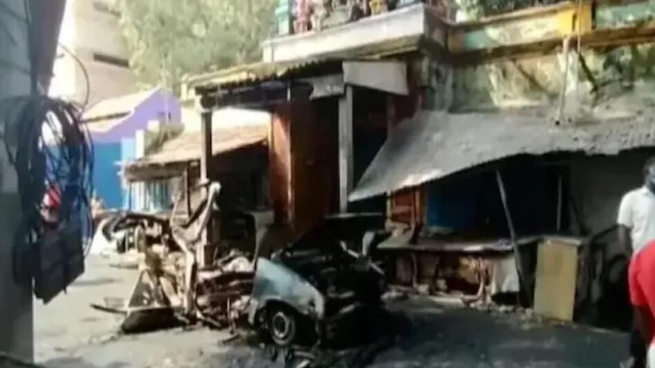 Tamil Nadu Crime: कोयंबटूर कार धमाका, मां बोली आतंकी नहीं बेकसूर है मेरा बेटा! Tamil Nadu Crime: कोयंबटूर कार धमाका, मां बोली आतंकी नहीं बेकसूर है मेरा बेटा!