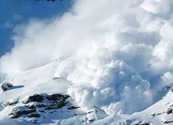 Uttarkashi Avalanche : एवलांच से 2 ट्रेनी पर्वतारोही की मौत, 2 दर्जन से ज्यादा फंसे, रेस्क्यू शुरू CrimeTak