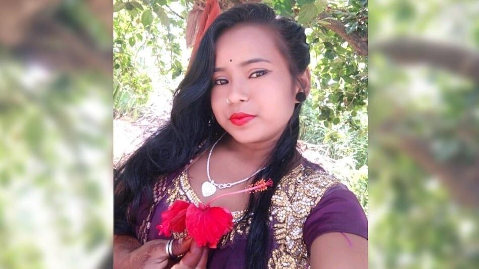 Jharkhand Crime News: दुमका में एकतरफा प्रेम में लड़की को पेट्रोल डालकर जिंदा जलाया! Jharkhand Crime News: दुमका में एकतरफा प्रेम में लड़की को पेट्रोल डालकर जिंदा जलाया!