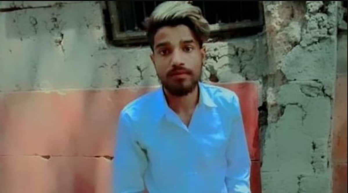 Delhi Murder Case: सड़क पर व्यक्ति की चाकू मारकर हत्या, CCTV में कैद हुई हत्या की खौफनाक तस्वीरें CrimeTak