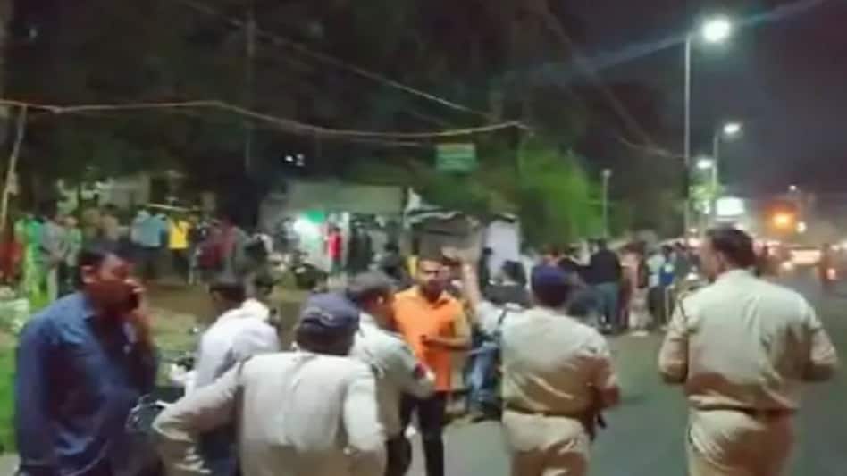 भोपाल में लीक हुई क्लोरीन गैस, अफरा तफरी में लोग जान बचाने घरों से भागे, गैस कांड की दहशत में याद आई 1984 की वो रात भोपाल में लीक हुई क्लोरीन गैस, अफरा तफरी में लोग जान बचाने घरों से भागे, गैस कांड की दहशत में याद आ...