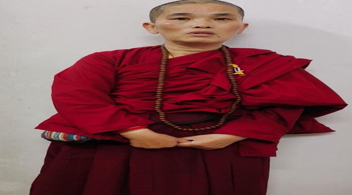 महिला चाइनीज़ जासूस दिल्ली से गिरफ्तार CrimeTak