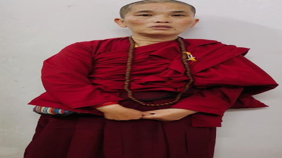 महिला चाइनीज़ जासूस दिल्ली से गिरफ्तार महिला चाइनीज़ जासूस दिल्ली से गिरफ्तार