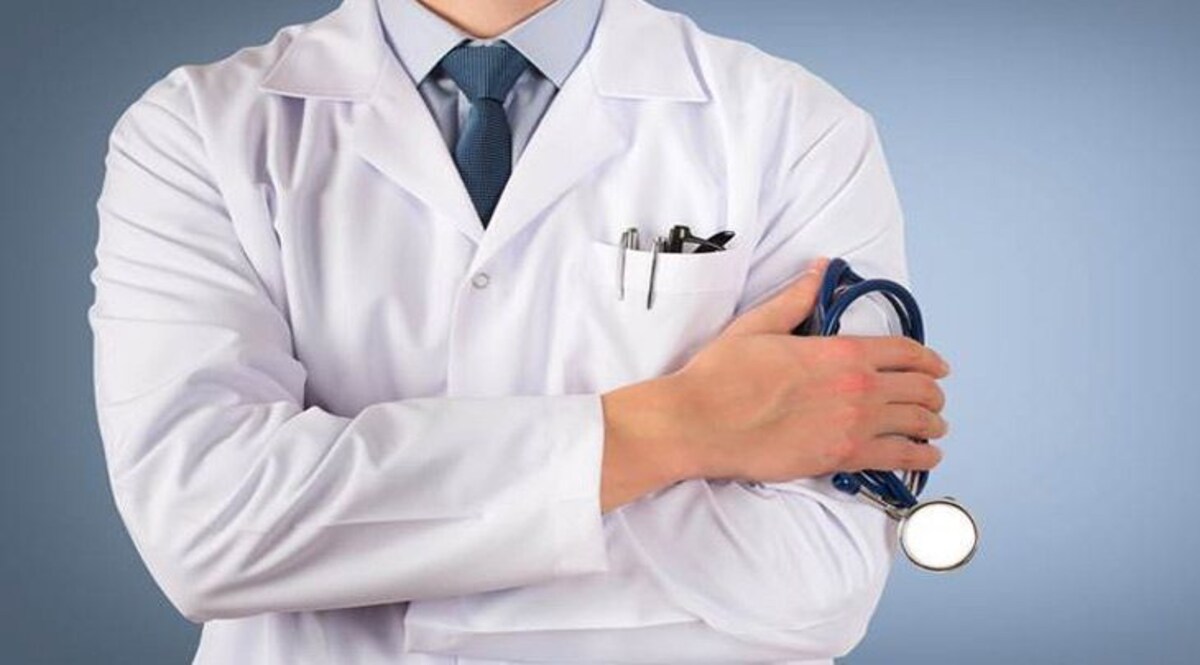 Crime News: शादी का झांसा देकर लड़की से डॉक्टर ने किया दुष्कर्म, लड़की हुई प्रेग्नेंट फिर हुआ ये... CrimeTak