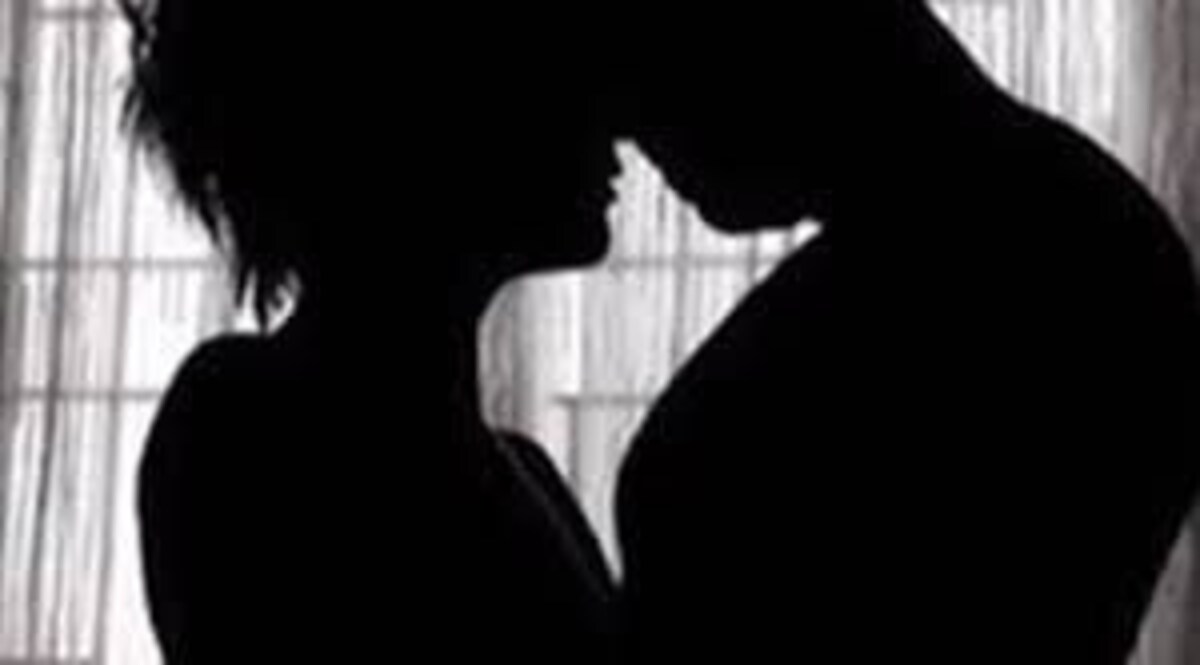 Wife Swapping: वाइफ स्वैपिंग पार्टी से पत्नी ने मना किया तो पति ने किया अननैचुरल सेक्स, बोला-गंवार CrimeTak