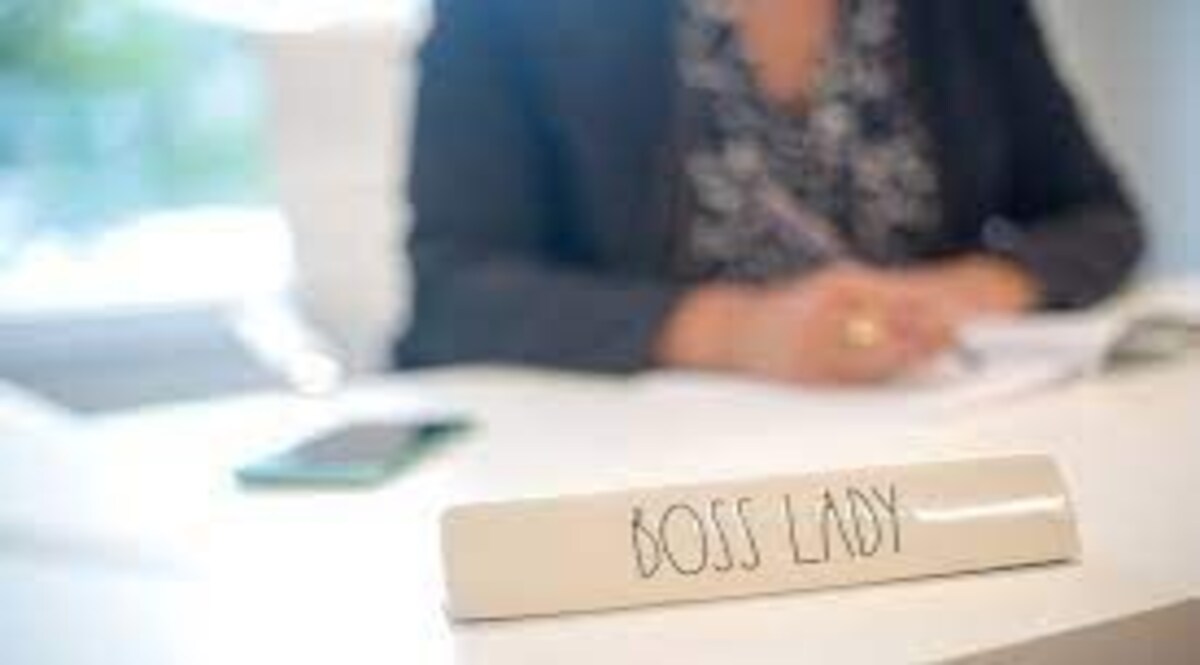 Gurugram Crime : लेडी बॉस ने कामचोर को नौकरी से निकाला तो धमकी देकर पीछे पड़ गया, फिर हुआ ये कांड CrimeTak