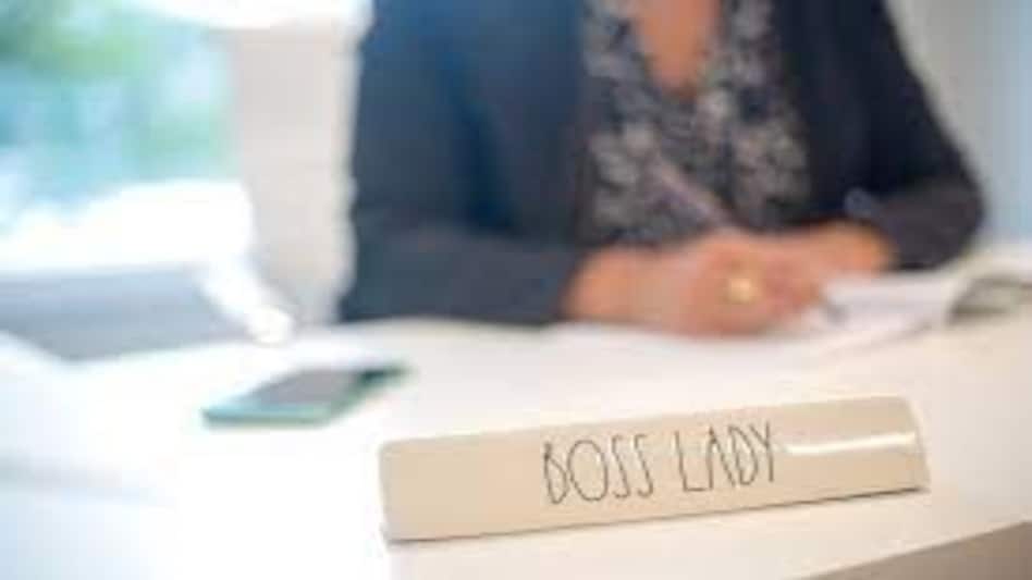 Gurugram Crime : लेडी बॉस ने कामचोर को नौकरी से निकाला तो धमकी देकर पीछे पड़ गया, फिर हुआ ये कांड Gurugram Crime : लेडी बॉस ने कामचोर को नौकरी से निकाला तो धमकी देकर पीछे पड़ गया, फिर हुआ ये कांड