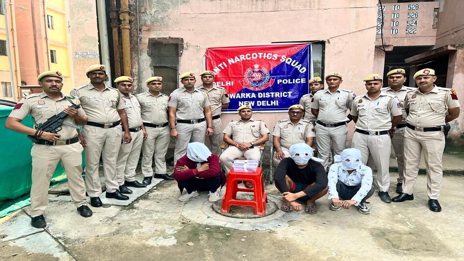 Delhi Crime: लूट की कोशिश में व्यापारी की गोली मारकर हत्या, नौकर निकला दगाबाज Delhi Crime: लूट की कोशिश में व्यापारी की गोली मारकर हत्या, नौकर निकला दगाबाज