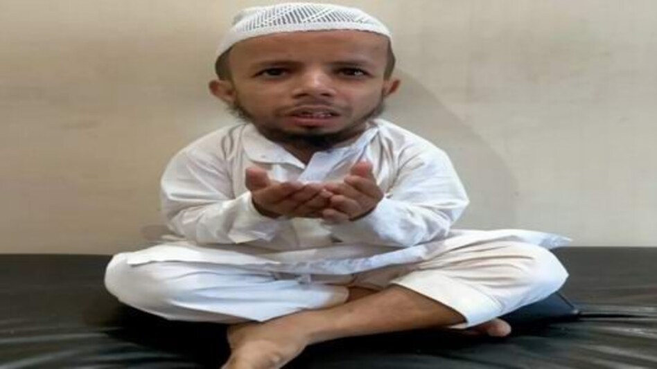 ढाई फुट के अजीम मंसूरी का खत्म हुआ इंतजार, इस लड़की से हो रही है शादी, PM Modi को भेजेंगे इनविटेशन ढाई फुट के अजीम मंसूरी का खत्म हुआ इंतजार, इस लड़की से हो रही है शादी, PM Modi को भेजेंगे इनविटेशन