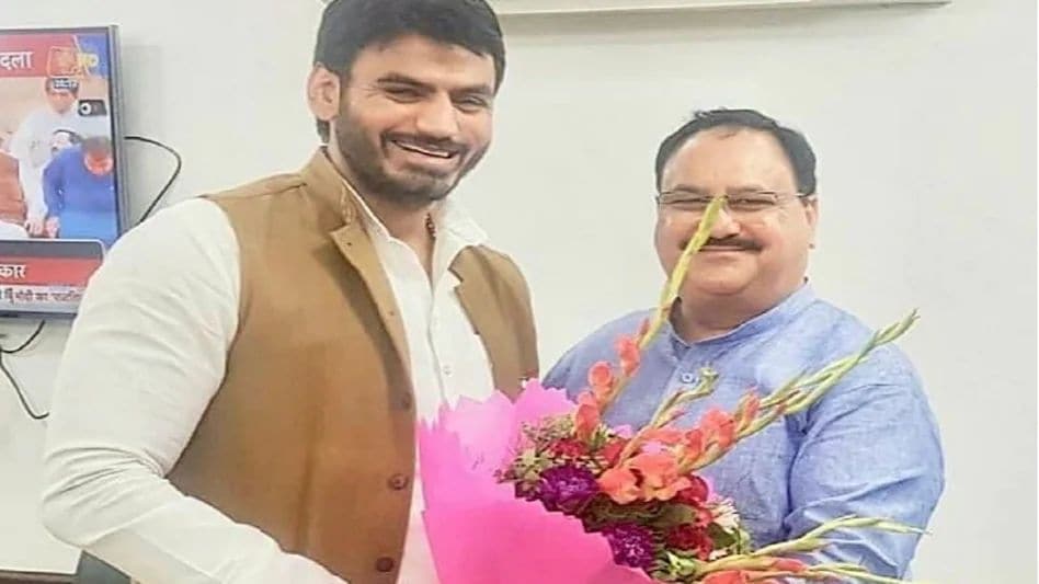 नोएडा के 'गालीबाज' नेता श्रीकांत त्यागी को इलाहाबाद हाई कोर्ट से मिली जमानत नोएडा के 'गालीबाज' नेता श्रीकांत त्यागी को इलाहाबाद हाई कोर्ट से मिली जमानत