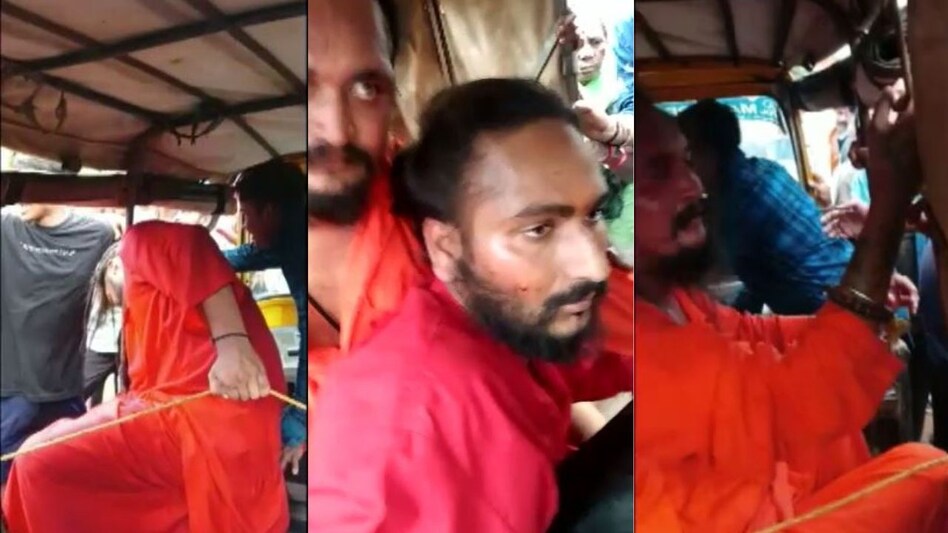 Chhattisgarh Crime: दुर्ग में बच्चा चोरी के शक में तीन साधुओं की पिटाई, वायरल हुआ Video Chhattisgarh Crime: दुर्ग में बच्चा चोरी के शक में तीन साधुओं की पिटाई, वायरल हुआ Video