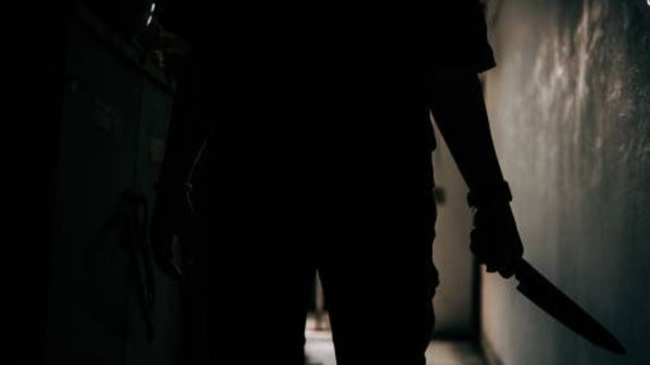 Crime Special: एक खूनी इश्क जिसमें कातिल ने मां, बीवी और बेटी को एक रात में दी खौफनाक मौत की सौग़ात! Crime Special: एक खूनी इश्क जिसमें कातिल ने मां, बीवी और बेटी को एक रात में दी खौफनाक मौत की सौग़ात...