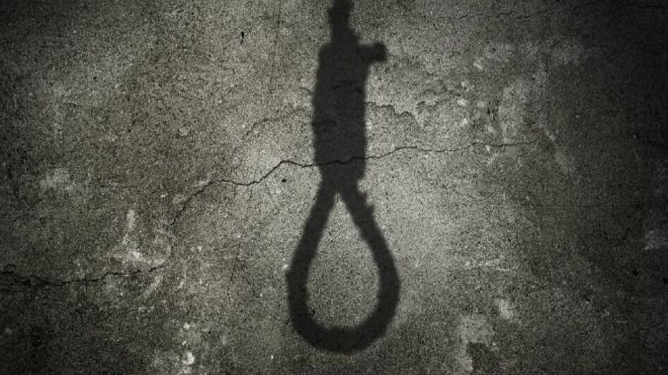 Delhi Crime: 13 साल का बच्चा, जिस्म पर लड़कियों के कपड़े, चेहरे पर मेकअप और फंदे से लटकती लाश का राज़! Delhi Crime: 13 साल का बच्चा, जिस्म पर लड़कियों के कपड़े, चेहरे पर मेकअप और फंदे से लटकती लाश का रा...