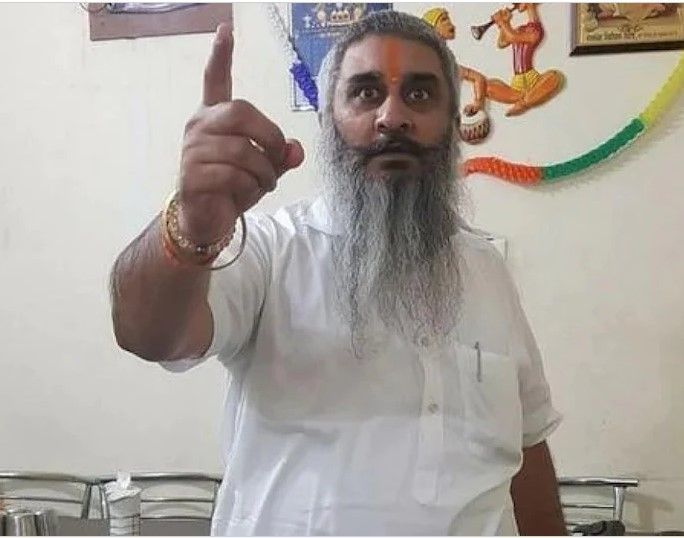 Punjab News : अमृतसर में शिवसेना नेता की पुलिस के सामने गोली मारकर हत्या, देखें वीडियो CrimeTak