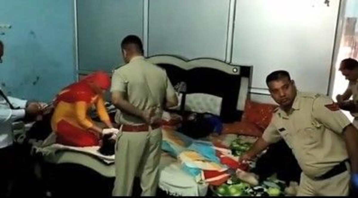 Rohtak Murder : पत्नी और दो मासूम बेटियों की गला दबाकर हत्या, बेड पर मिलीं लाशें, वजह ये है CrimeTak