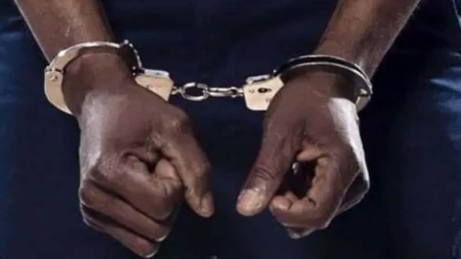 महाराष्ट्र में प्रेमिका की हत्या के आरोप में पत्रकार गिरफ्तार महाराष्ट्र में प्रेमिका की हत्या के आरोप में पत्रकार गिरफ्तार