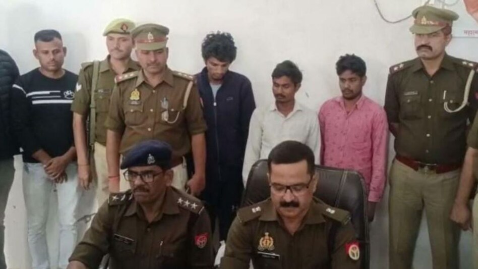 UP Crime: शादीशुदा महिला ने पति से करवा दी अपने प्रेमी की हत्या, हत्या की वजह जानकर हैरान रह जाएंगे UP Crime: शादीशुदा महिला ने पति से करवा दी अपने प्रेमी की हत्या, हत्या की वजह जानकर हैरान रह जाएंगे