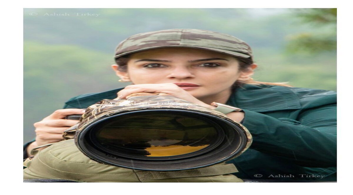 Raveena Tandon : बाघिन के पास पहुंची रवीना टंडन! CrimeTak