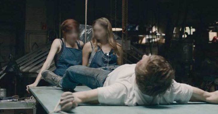 22 से 24 साल की चार लड़कियों ने एक मजदूर को अगवा करके, रात भर किया 'गैंगरेप' 22 से 24 साल की चार लड़कियों ने एक मजदूर को अगवा करके, रात भर किया 'गैंगरेप'