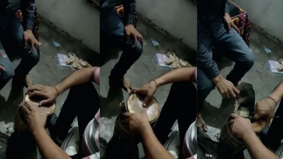 UP News: पुलिस ने फोड़ी ढोल तो खुली पोल, निकले चोरी के 18 लाख, देखिए VIDEO UP News: पुलिस ने फोड़ी ढोल तो खुली पोल, निकले चोरी के 18 लाख, देखिए VIDEO