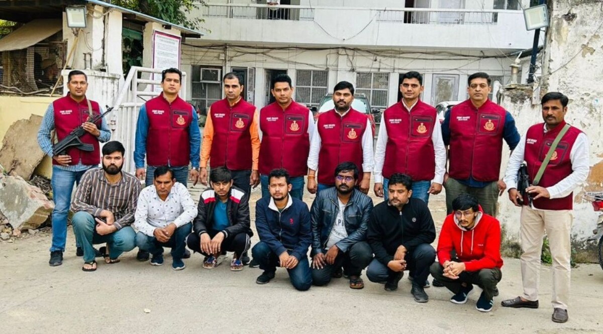 Delhi Crime: कैंसर की नकली दवाओं के अंतर्राष्ट्रीय रैकेट का भंडाफोड़, 7 गिरफ्तार CrimeTak