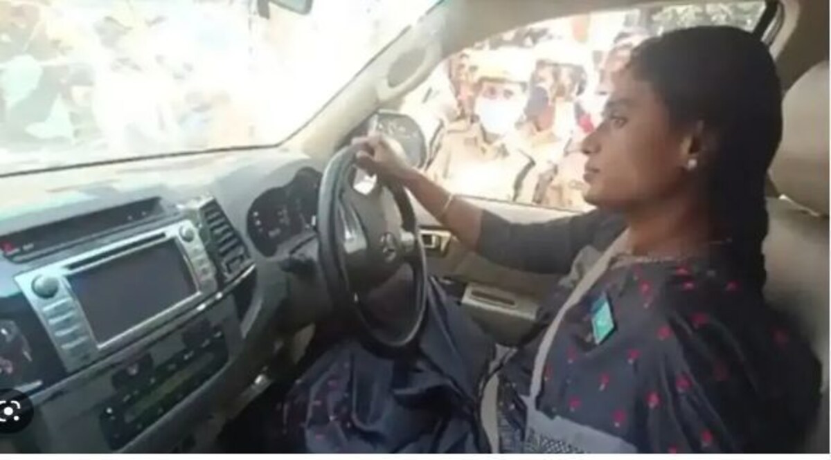 मुख्यमंत्री की बहन को कार समेत क्रेन से उठा ले गई हैदराबाद की पुलिस, हैरतअंगेज सियासी ड्रामा CrimeTak