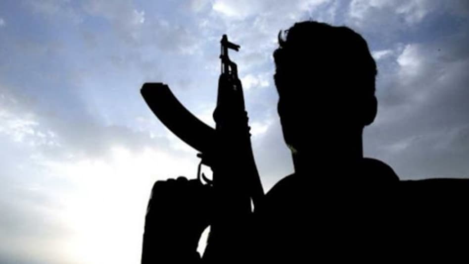 Pakistan Blast : आत्मघाती हमले में तीन लोगों की मौत, 23 घायल Pakistan Blast : आत्मघाती हमले में तीन लोगों की मौत, 23 घायल