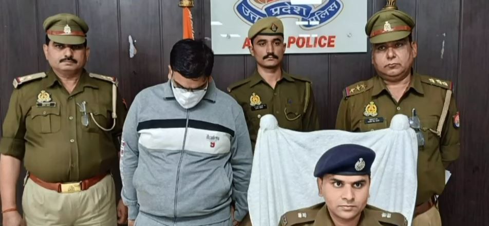 UP Crime: बहन ने भाई के मुंह पर थूका तो भाई ने गोली मारकर की हत्या, मुठभेड़ के बाद गिरफ्तार UP Crime: बहन ने भाई के मुंह पर थूका तो भाई ने गोली मारकर की हत्या, मुठभेड़ के बाद गिरफ्तार