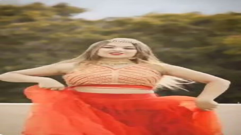 यूट्यूबर लीना नागवंशी की संदिग्ध हालात में मौत, फांसी से लटका मिला शव यूट्यूबर लीना नागवंशी की संदिग्ध हालात में मौत, फांसी से लटका मिला शव