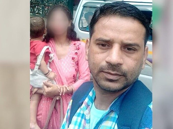 आधी नींद में उठा बीवी से जबरन किया सेक्स, दूसरी बार के लिए जिद की, मना करने पर पति ने किया मर्डर आधी नींद में उठा बीवी से जबरन किया सेक्स, दूसरी बार के लिए जिद की, मना करने पर पति ने किया मर्डर