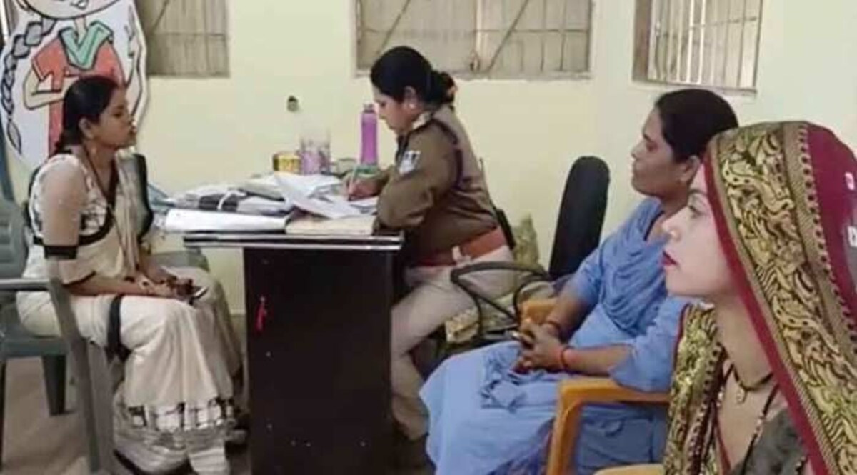 MP Crime : ब्यूटीशियन पर दुल्हन का मेकअप खराब करने और धमकी देने का मामला दर्ज CrimeTak