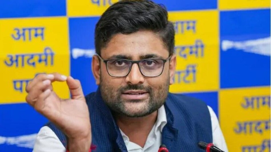 Gopal Italia : गुजरात में AAP अध्यक्ष गोपाल इटालिया गिरफ्तार, फिर जमानत पर छूटे Gopal Italia : गुजरात में AAP अध्यक्ष गोपाल इटालिया गिरफ्तार, फिर जमानत पर छूटे