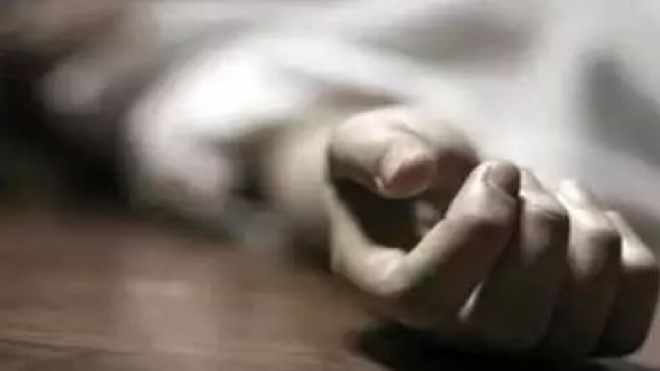 नोएडा में बेटे ने पिता की गोली मारकर हत्या करने के बाद खुदकुशी की नोएडा में बेटे ने पिता की गोली मारकर हत्या करने के बाद खुदकुशी की