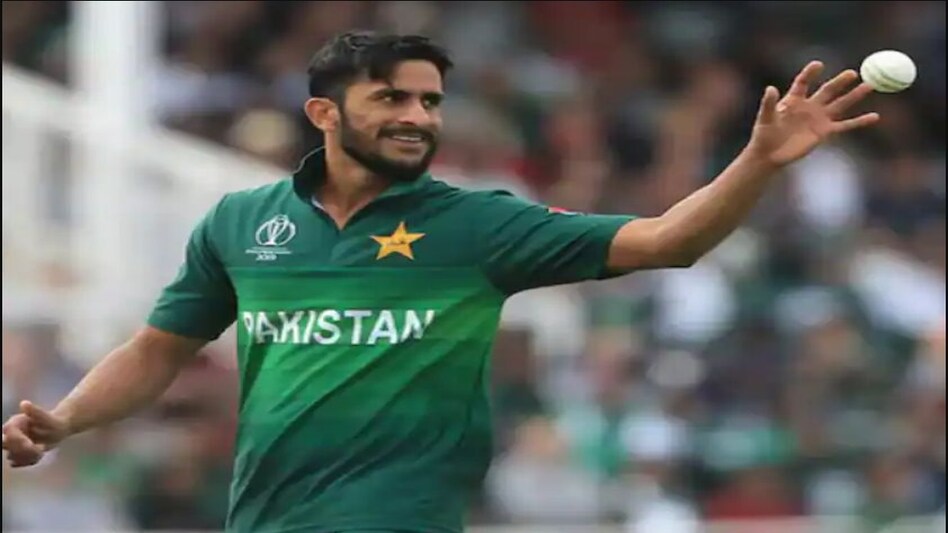 पाकिस्तान के तेज गेंदबाज हसन अली स्थानीय मैच में दर्शकों से भिड़े पाकिस्तान के तेज गेंदबाज हसन अली स्थानीय मैच में दर्शकों से भिड़े