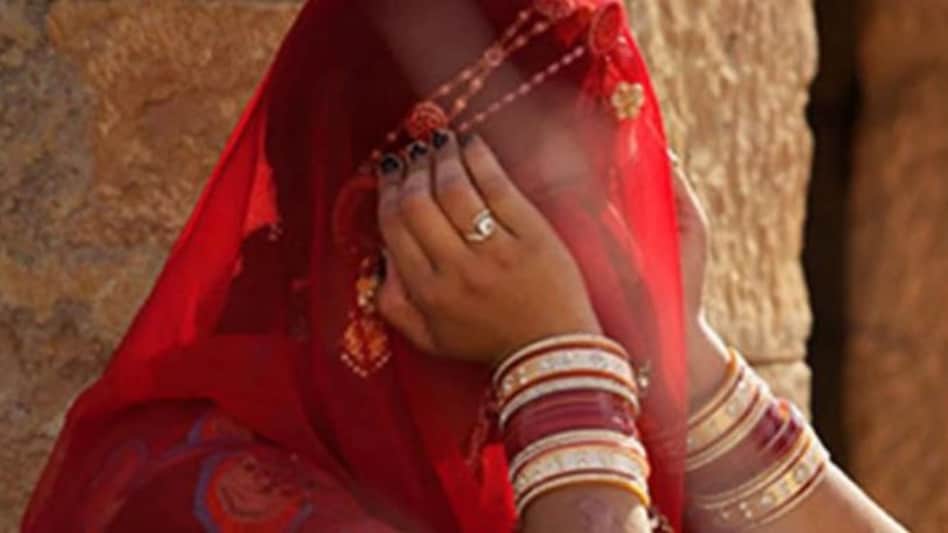 MP News: दुल्हन को पसंद नहीं आया ब्यूटी पार्लर का मेकअप, हुआ बवाल, पहुंची थाने MP News: दुल्हन को पसंद नहीं आया ब्यूटी पार्लर का मेकअप, हुआ बवाल, पहुंची थाने