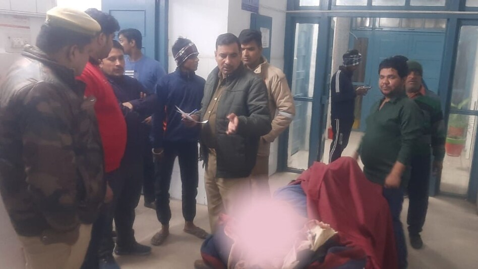 UP Crime: मेरठ में 12वीं के छात्र की चाकू से गोदकर हत्या, दोस्तों पर हत्या का शक UP Crime: मेरठ में 12वीं के छात्र की चाकू से गोदकर हत्या, दोस्तों पर हत्या का शक